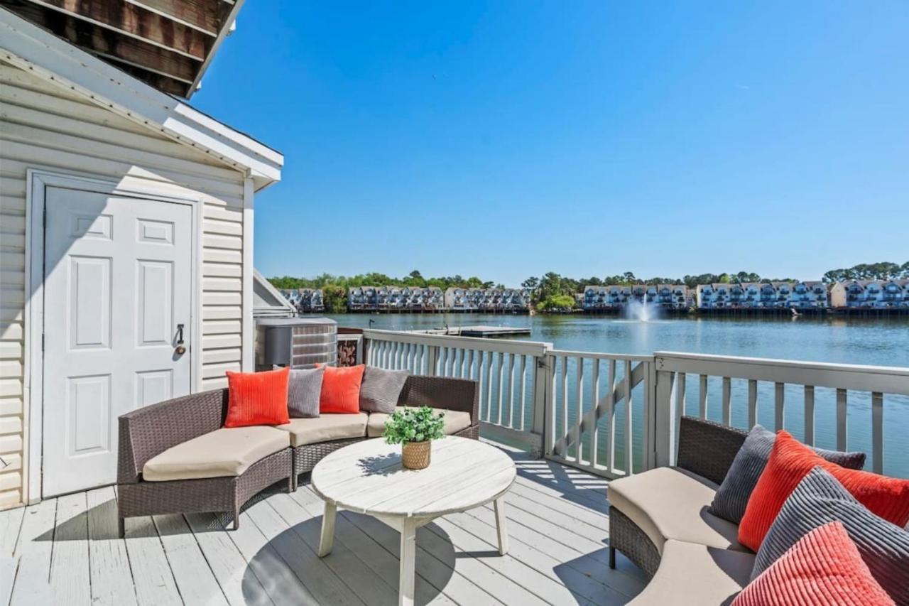 ☆Live On The Water! Lake Palmetto Palm W/ Patio - 10Min To Downtown & Beaches☆ 찰스턴 외부 사진