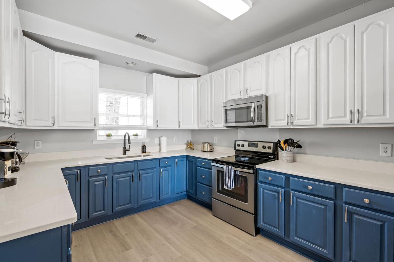 ☆Live On The Water! Lake Palmetto Palm W/ Patio - 10Min To Downtown & Beaches☆ 찰스턴 외부 사진