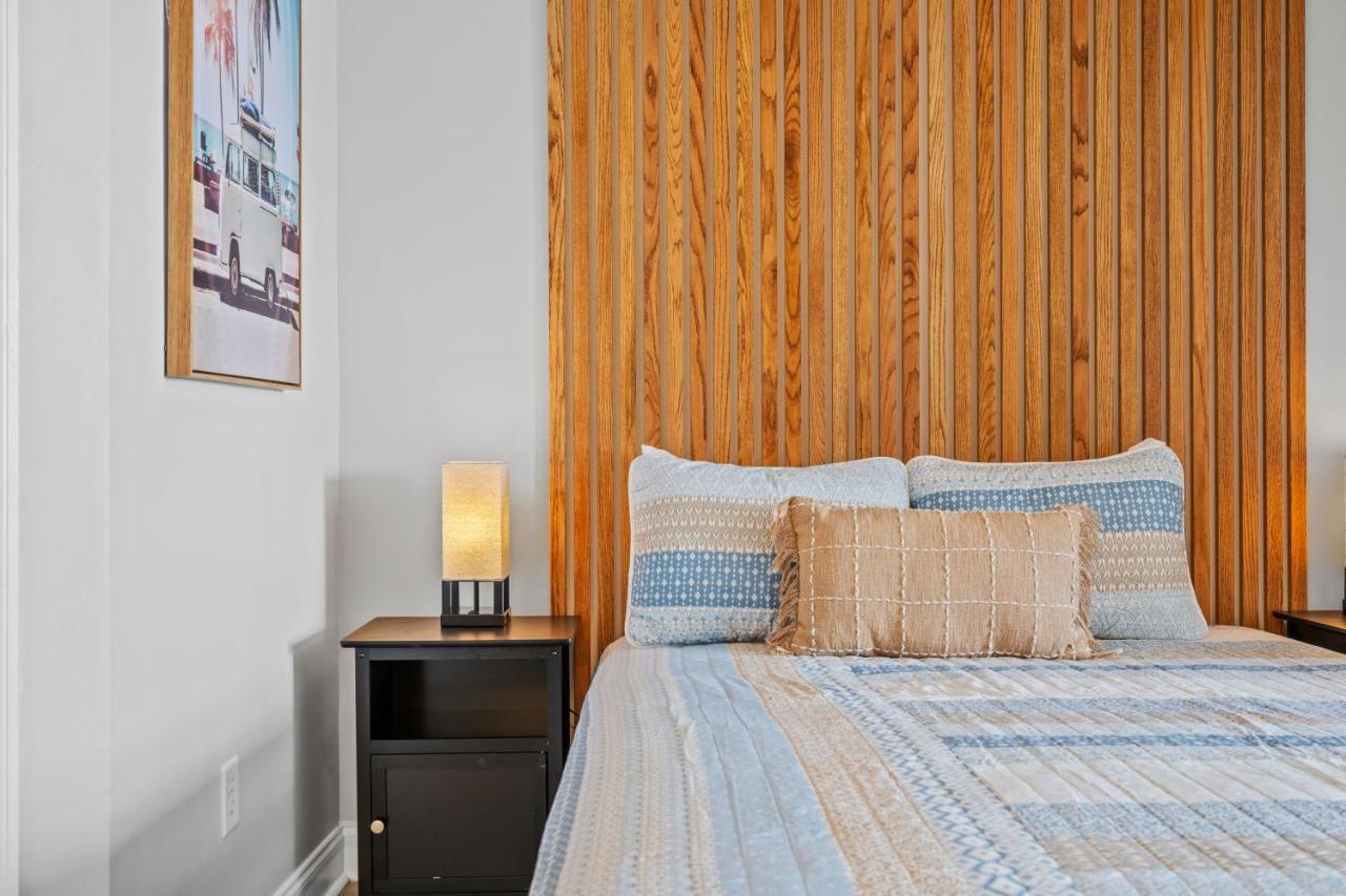 ☆Live On The Water! Lake Palmetto Palm W/ Patio - 10Min To Downtown & Beaches☆ 찰스턴 외부 사진