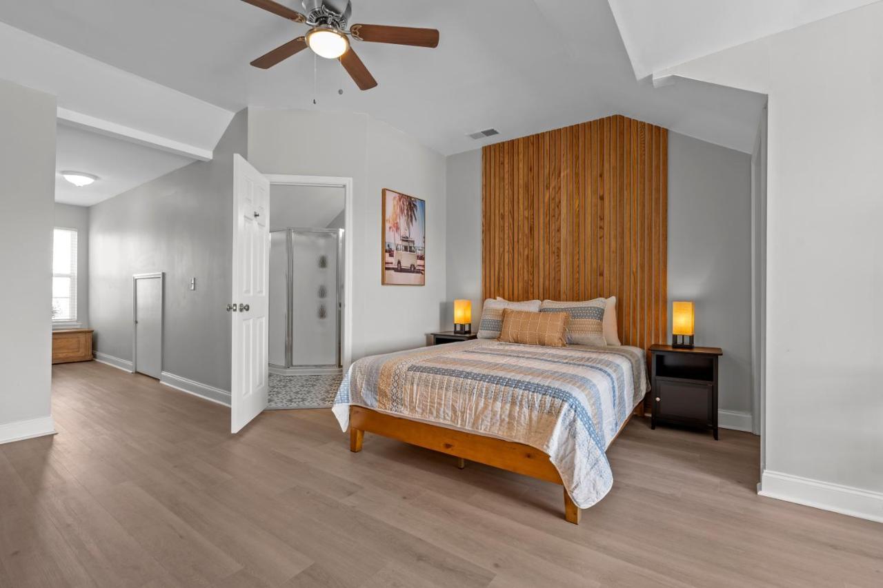 ☆Live On The Water! Lake Palmetto Palm W/ Patio - 10Min To Downtown & Beaches☆ 찰스턴 외부 사진