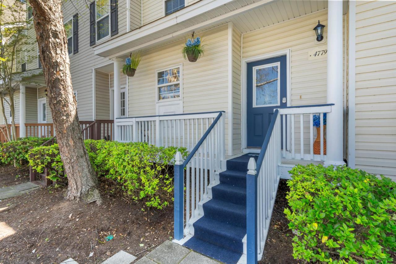 ☆Live On The Water! Lake Palmetto Palm W/ Patio - 10Min To Downtown & Beaches☆ 찰스턴 외부 사진