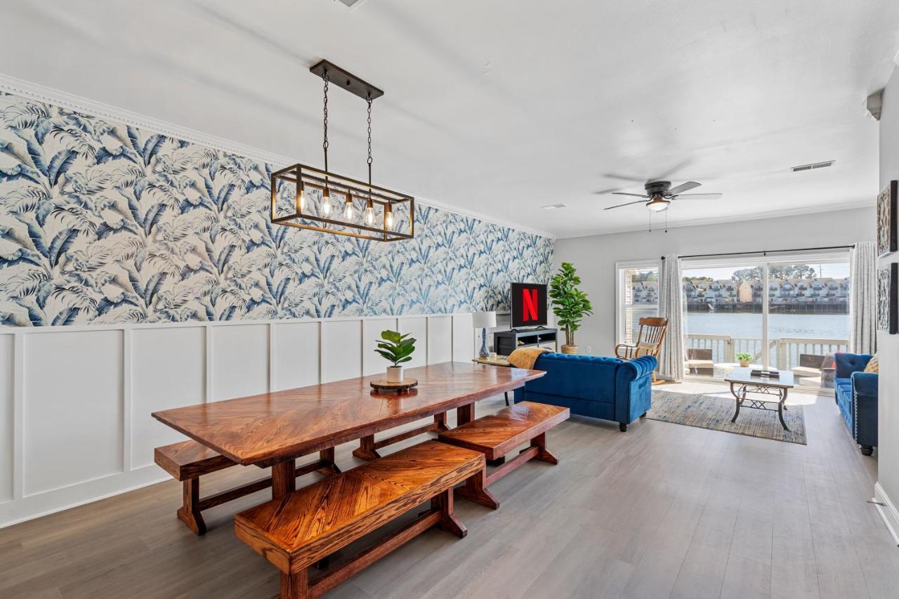 ☆Live On The Water! Lake Palmetto Palm W/ Patio - 10Min To Downtown & Beaches☆ 찰스턴 외부 사진