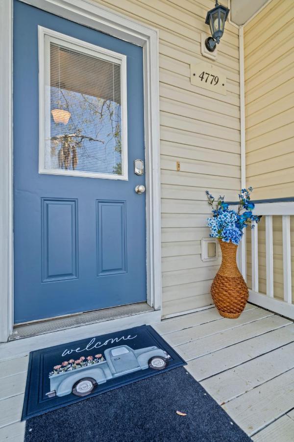 ☆Live On The Water! Lake Palmetto Palm W/ Patio - 10Min To Downtown & Beaches☆ 찰스턴 외부 사진