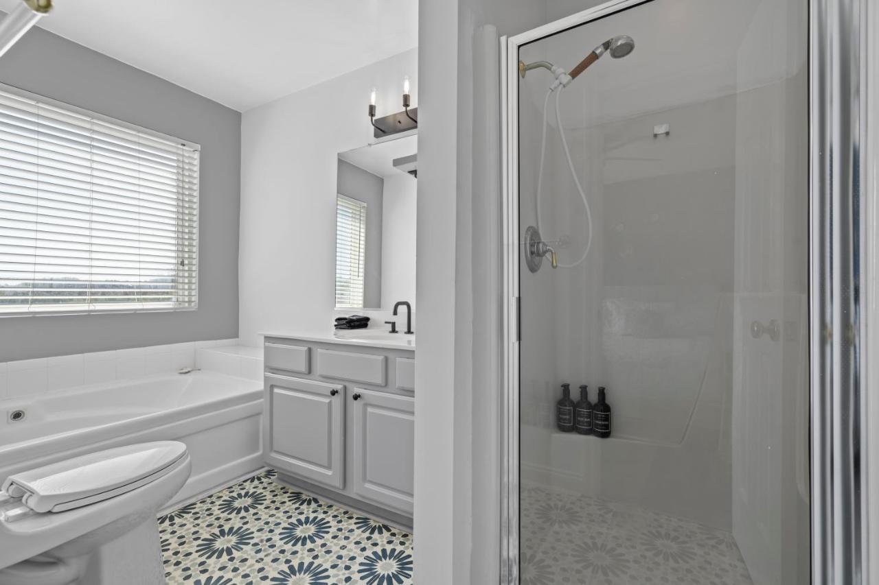 ☆Live On The Water! Lake Palmetto Palm W/ Patio - 10Min To Downtown & Beaches☆ 찰스턴 외부 사진